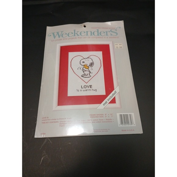 Weekenders Cross Stitch Kit Snoopy Love is...  #02739 New Sealed - Picture 1 of 5